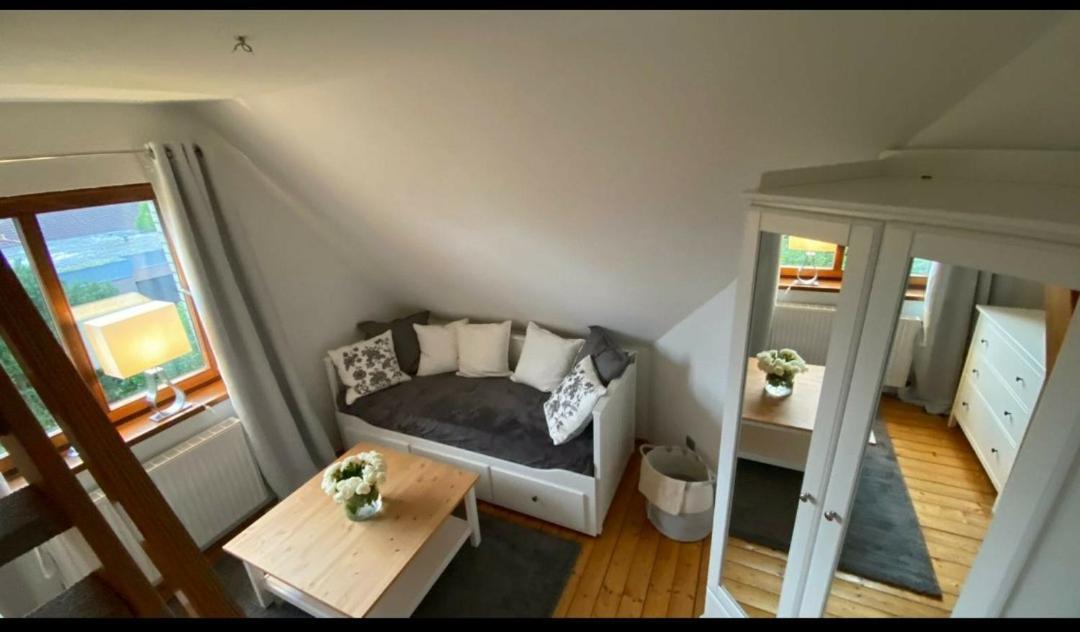 *To Hus* Wohnung Am Rande Von Йевер Экстерьер фото